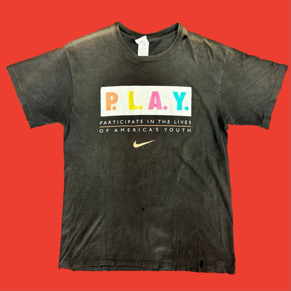 Nike P.L.A.Y. T-Shirt L